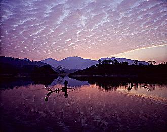 南亚风格女近战射手《英雄联盟》新英雄尼菈公布